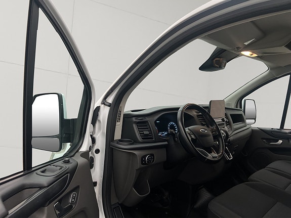 Ford Transit Custom 13 of 30