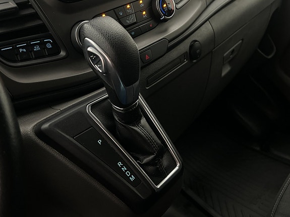 Ford Transit Custom 23 of 30