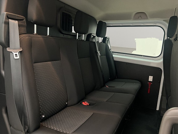 Ford Transit Custom 24 of 30