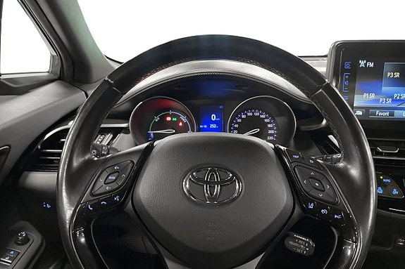 Toyota C-HR 12 of 27