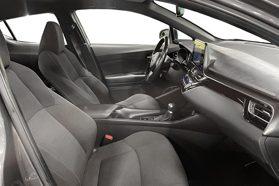 Toyota C-HR 14 of 27