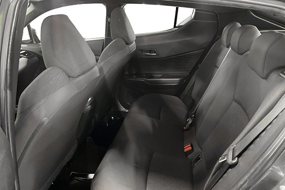 Toyota C-HR 16 of 27