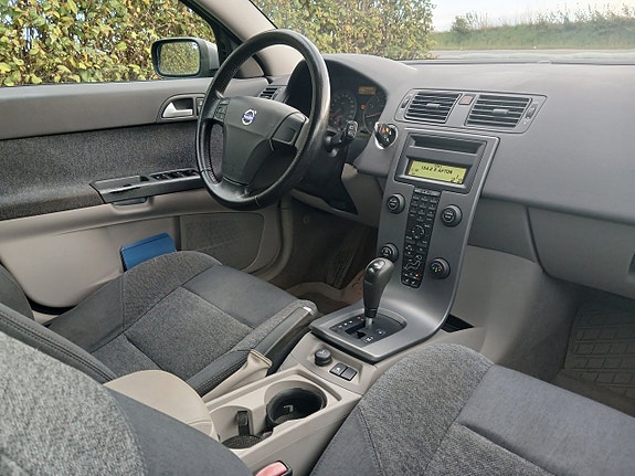 Volvo V50 9 of 12