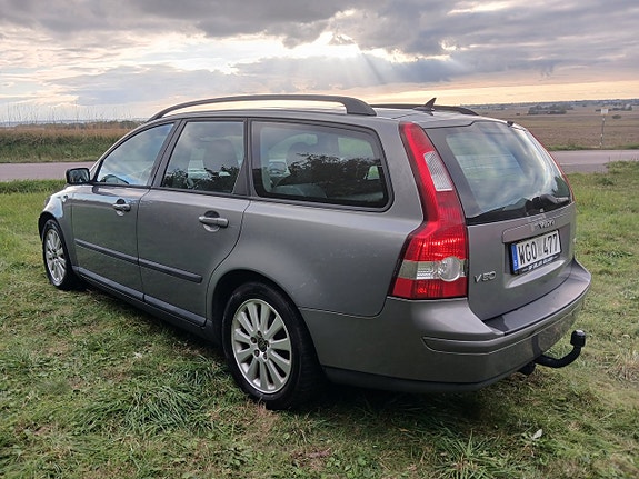 Volvo V50 3 of 12