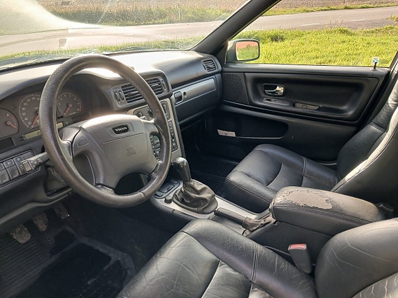 Volvo V70 8 of 14