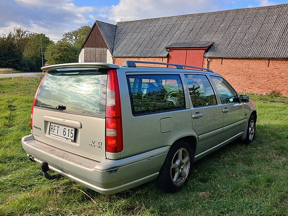 Volvo V70 7 of 14