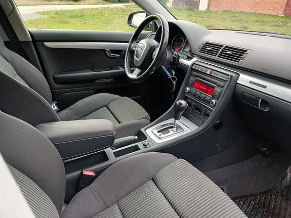 Audi A4 8 of 16