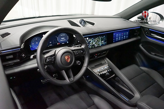 Porsche Macan 4S 10 of 30