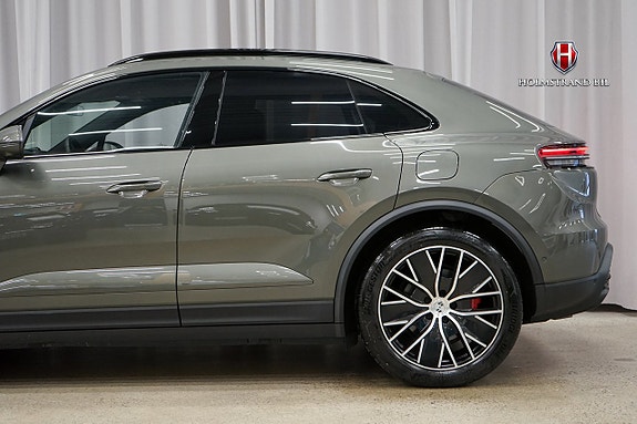 Porsche Macan 4S 8 of 30