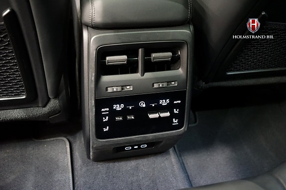 Porsche Macan 4S 15 of 30