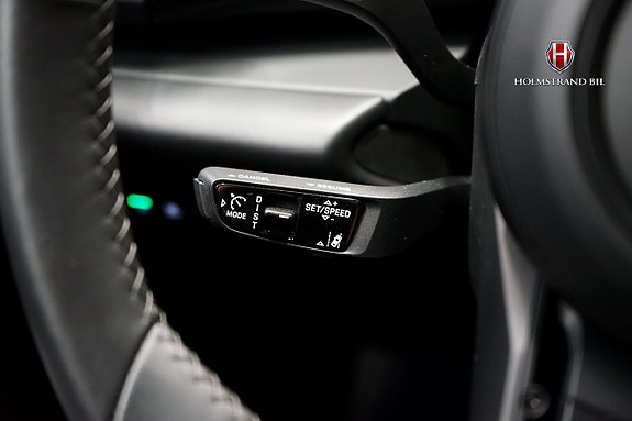 Porsche Macan 4S 19 of 30