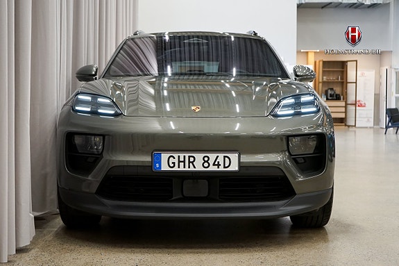 Porsche Macan 4S 6 of 30