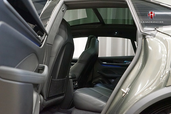 Porsche Macan 4S 14 of 30