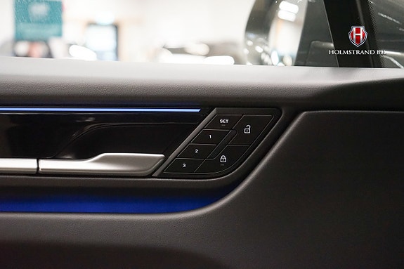 Porsche Macan 4S 12 of 30