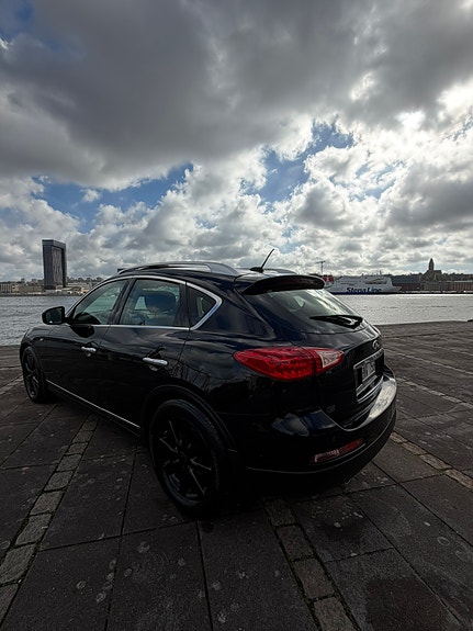 Infiniti 12 of 12