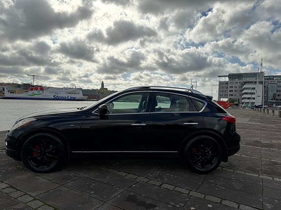 Infiniti 9 of 12