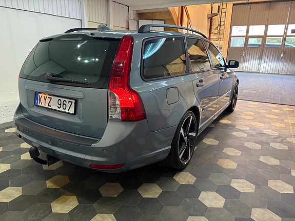Volvo V50 3 of 13