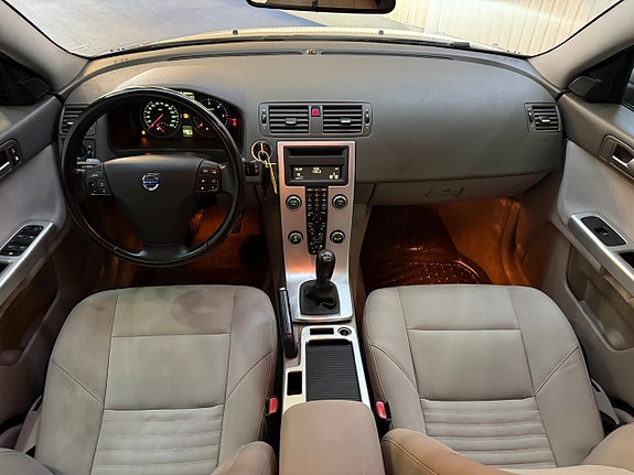 Volvo V50 8 of 13