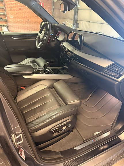BMW X5 11 of 16