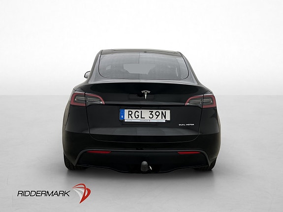 Tesla Model Y 8 of 30