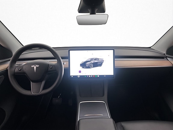Tesla Model Y 20 of 30