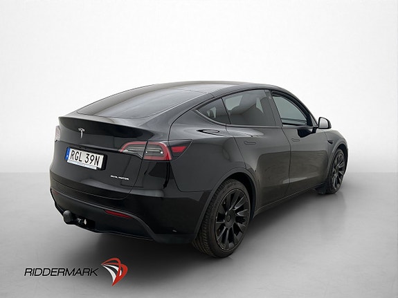 Tesla Model Y 9 of 30