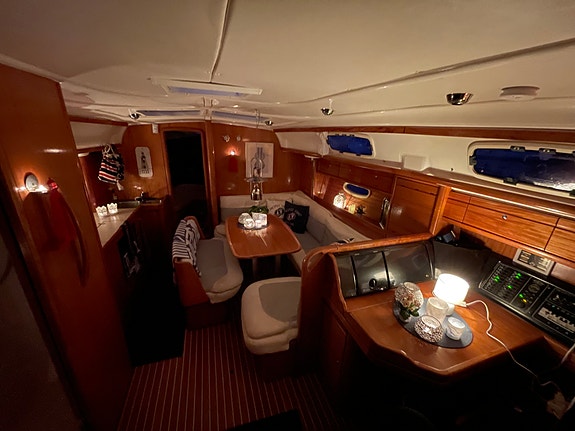 Bavaria 39 3-kabiners. Stora motorn VP D2-55.. 4 of 7