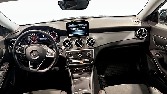 Mercedes-Benz CLA200 4 of 9