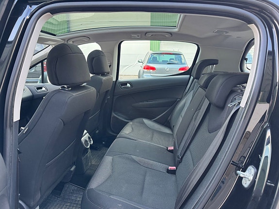 Peugeot 308 12 of 16