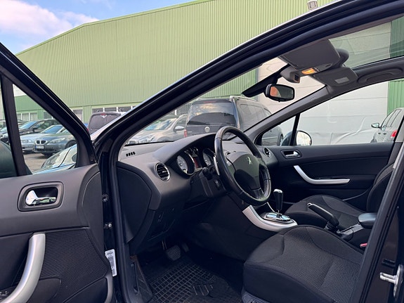 Peugeot 308 9 of 16