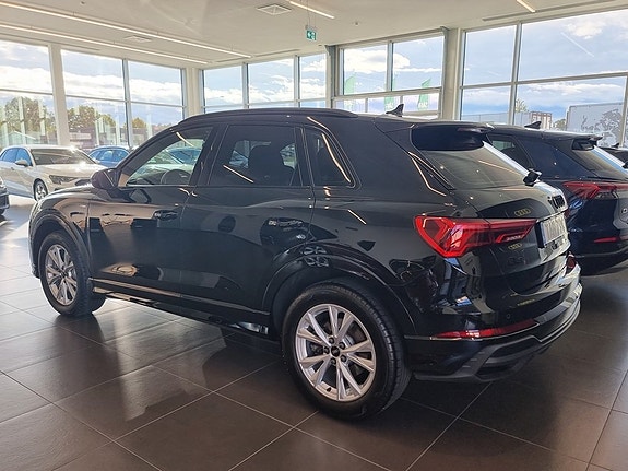 Audi Q3 14 of 20