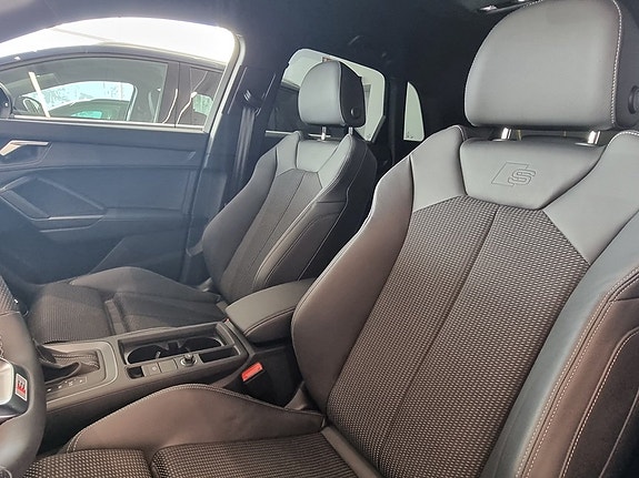 Audi Q3 16 of 20