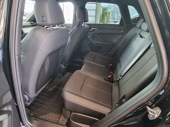 Audi Q3 17 of 20