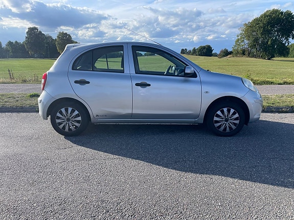 Nissan Micra 2 of 14
