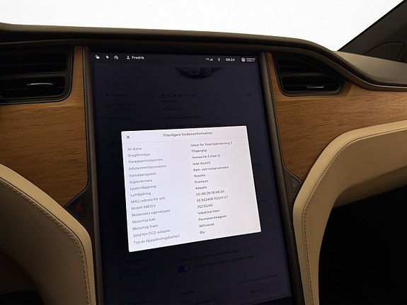 Tesla Model X 25 of 30