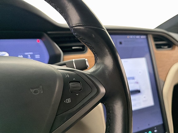 Tesla Model X 20 of 30