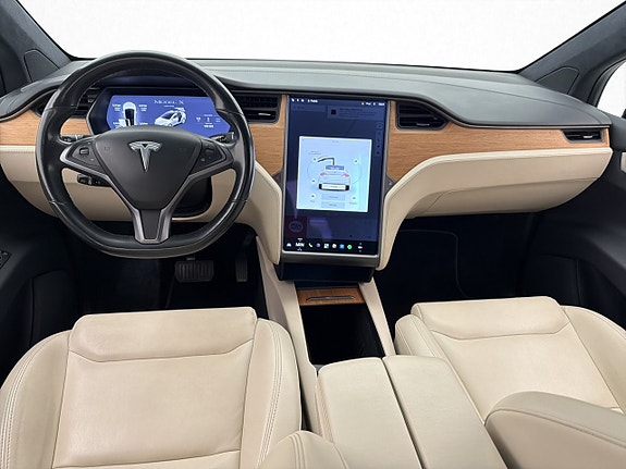 Tesla Model X 17 of 30