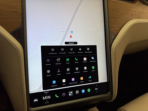 Tesla Model X 28 of 30