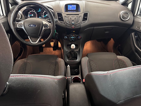 Ford Fiesta 19 of 26