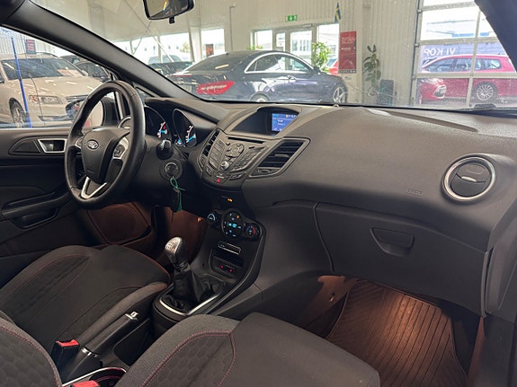 Ford Fiesta 12 of 26