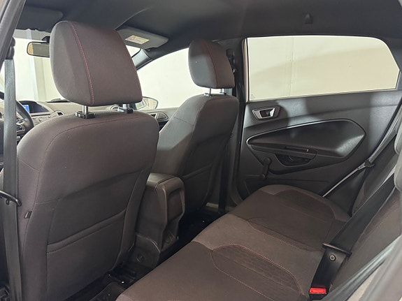 Ford Fiesta 15 of 26
