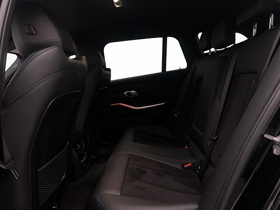 BMW 330e 29 of 30