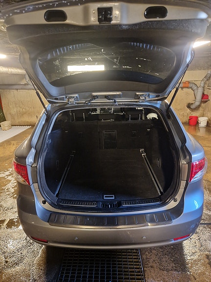 Toyota Avensis 9 of 9