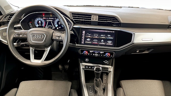 Audi Q3 10 of 15