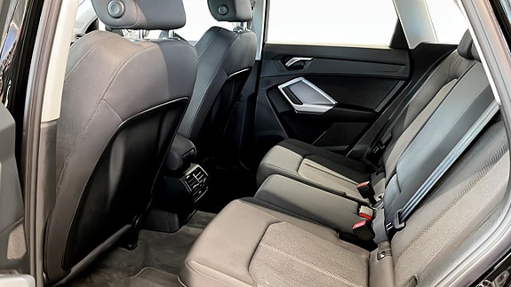Audi Q3 11 of 15