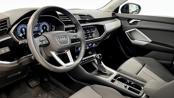 Audi Q3 7 of 15