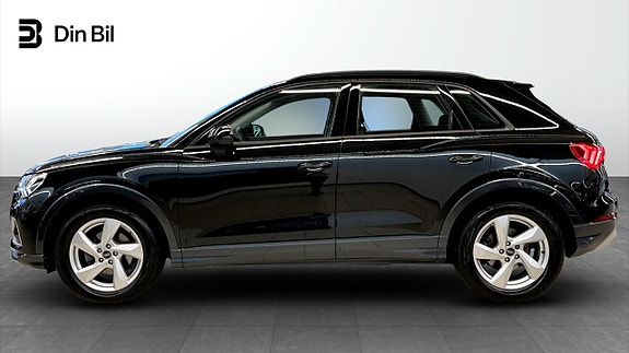 Audi Q3 2 of 15