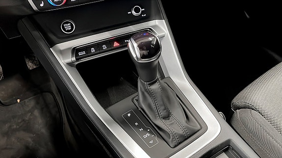 Audi Q3 14 of 15