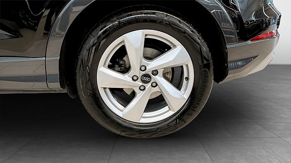 Audi Q3 6 of 15