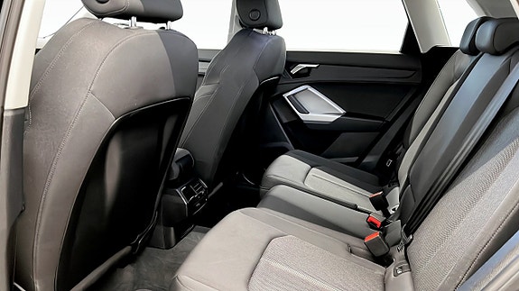 Audi Q3 11 of 15
